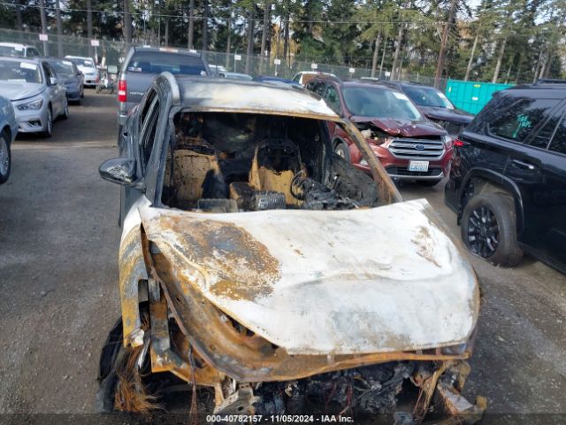 KM8J3CA43GU137947 Hyundai TUCSON SE