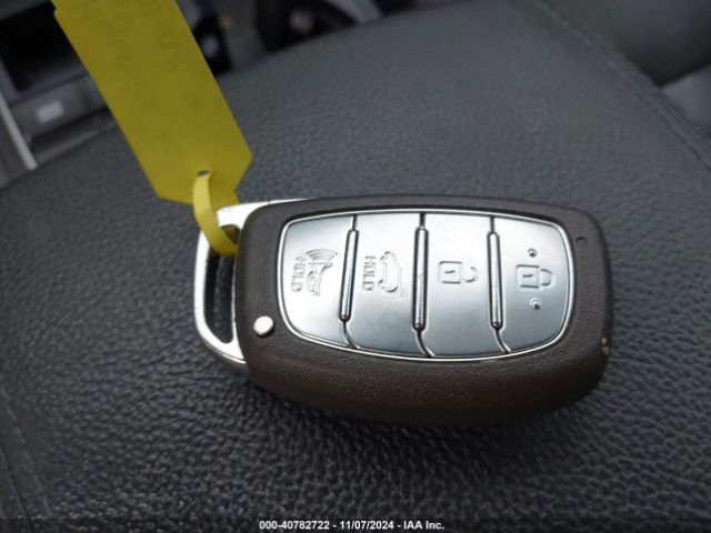 KM8J3CA48HU482795 Hyundai Tucson Se Plus