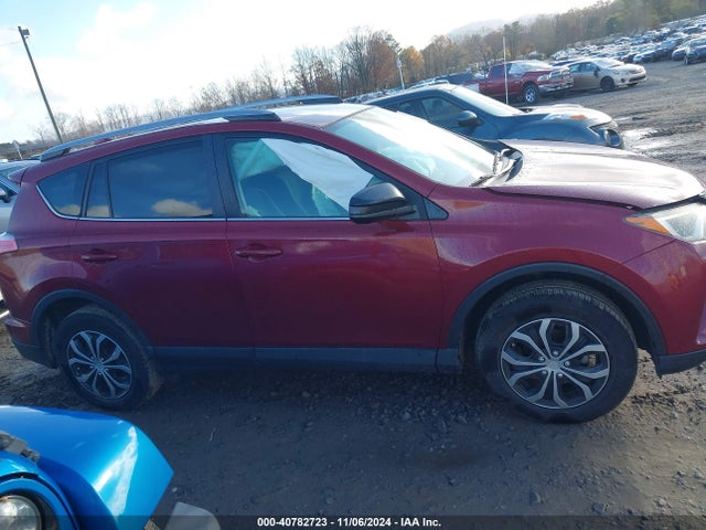 Toyota RAV4 LE 2018 2T3ZFREV2JW474303 Image 13