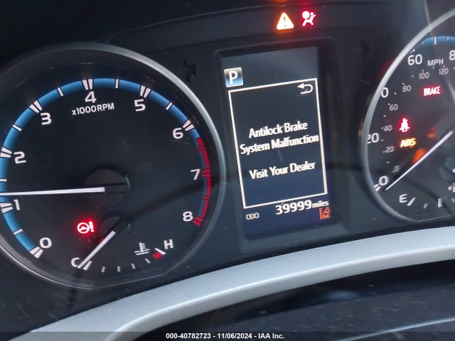 Toyota RAV4 LE 2018 2T3ZFREV2JW474303 Image 15