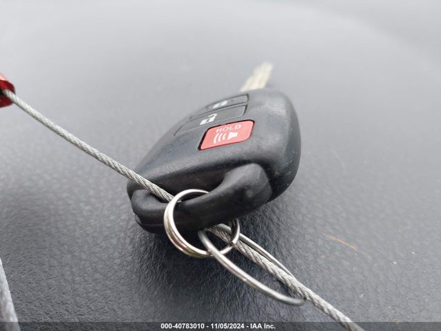 Toyota RAV4 LE 2018 JTMZFREVXJJ186639 Image 11