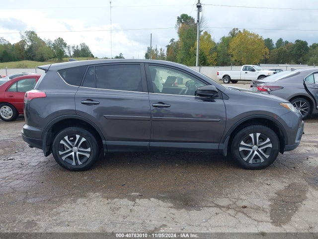 Toyota RAV4 LE 2018 JTMZFREVXJJ186639 Image 14