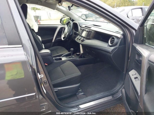 Toyota RAV4 LE 2018 JTMZFREVXJJ186639 Image 5