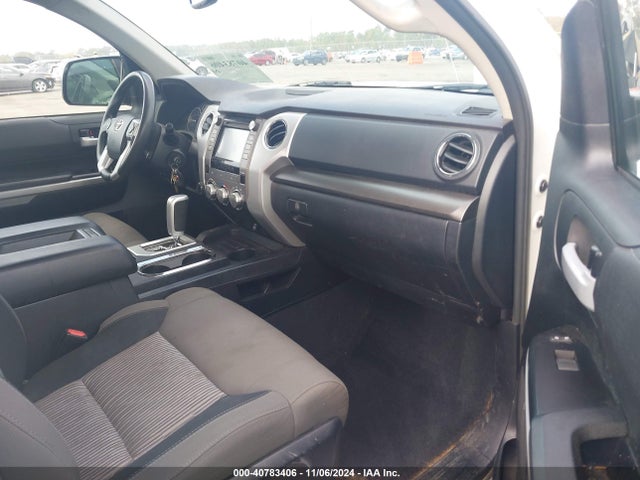 5TFUW5F14HX665404 Toyota Tundra Sr5 5.7l V8