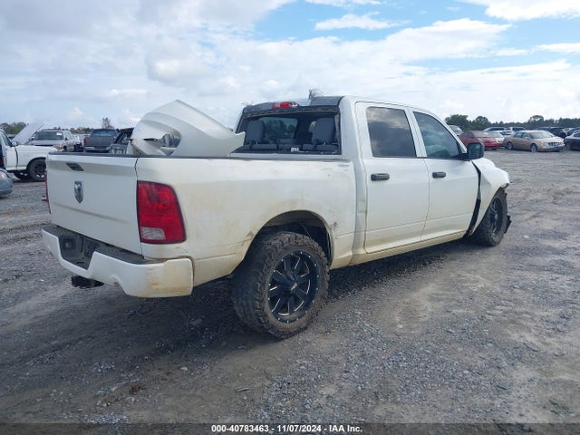 2017 RAM 1500 3C6RR7KT8HG574678 Photo 3