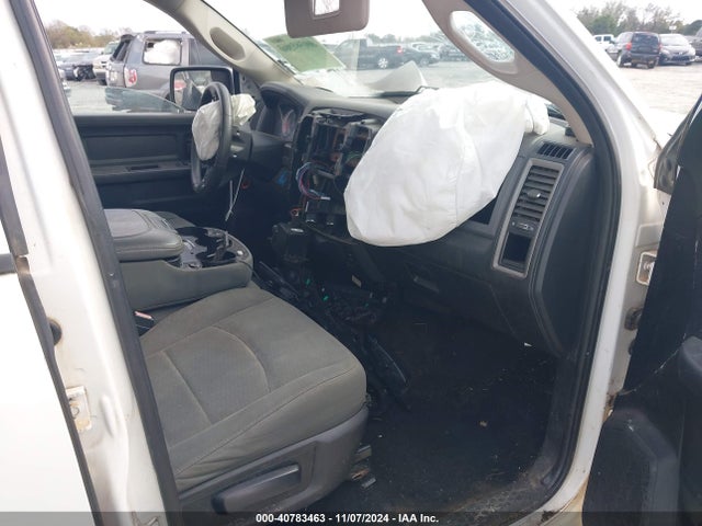 2017 RAM 1500 3C6RR7KT8HG574678 Photo 4