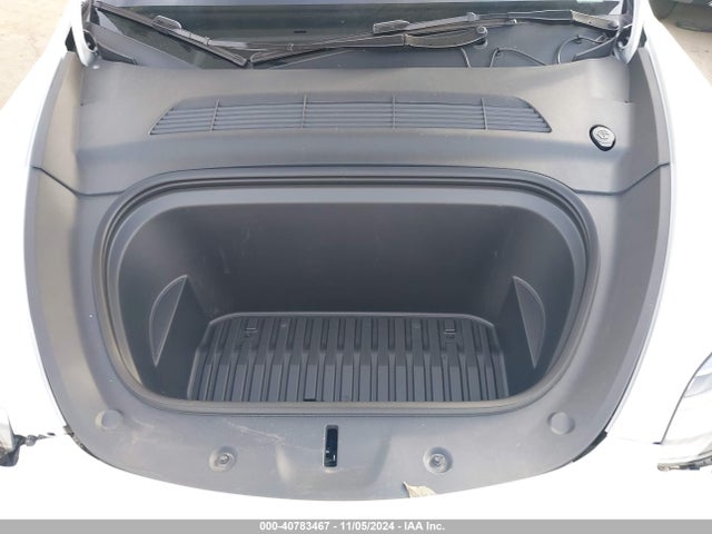 2024 TESLA MODEL Y 7SAYGDEE6RA257592 Photo 9
