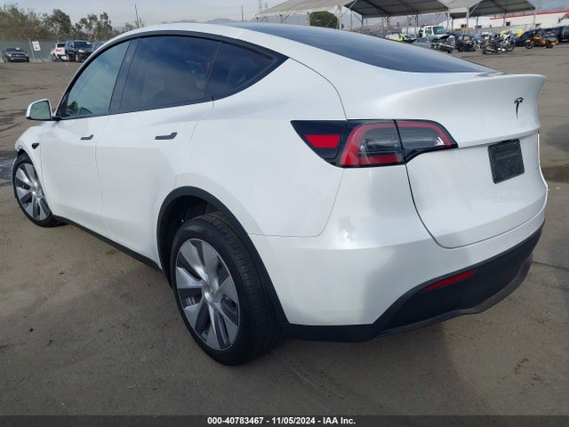 2024 TESLA MODEL Y 7SAYGDEE6RA257592 Photo 2