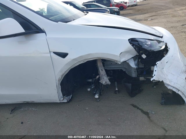 2024 TESLA MODEL Y 7SAYGDEE6RA257592 Photo 5