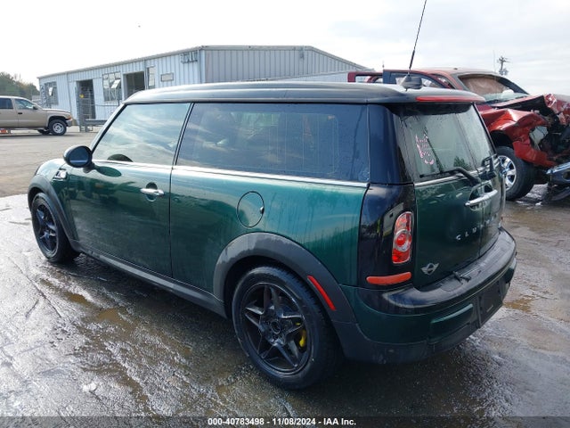 2011 MINI COOPER CLUBMAN WMWZF3C55BT188821 Photo 2