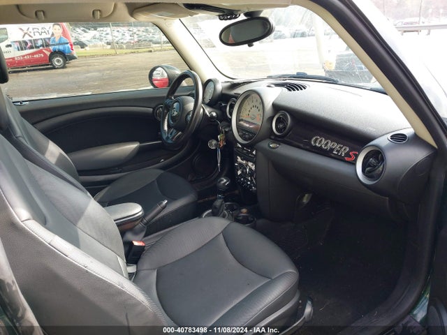2011 MINI COOPER CLUBMAN WMWZF3C55BT188821 Photo 4