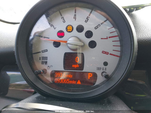 2011 MINI COOPER CLUBMAN WMWZF3C55BT188821 Photo 6