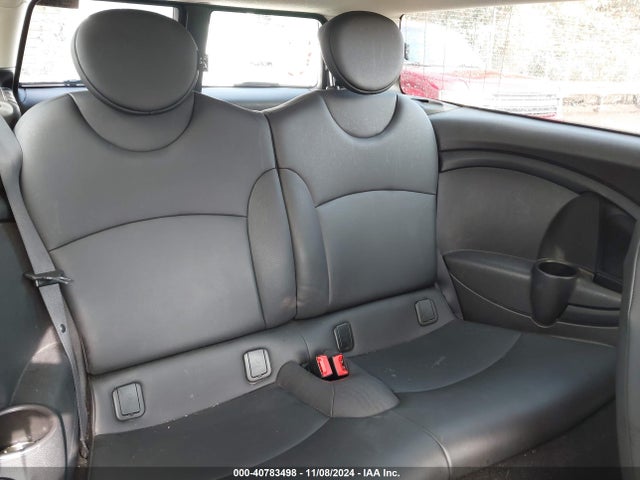 2011 MINI COOPER CLUBMAN WMWZF3C55BT188821 Photo 7