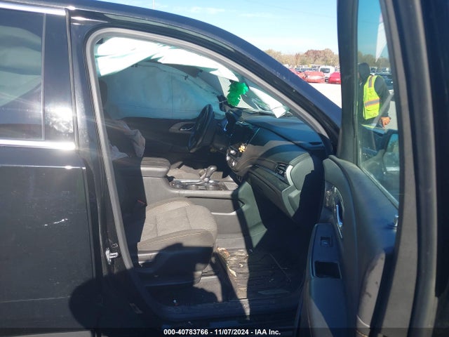 1GNERGKW0JJ121944 Chevrolet Traverse 1lt
