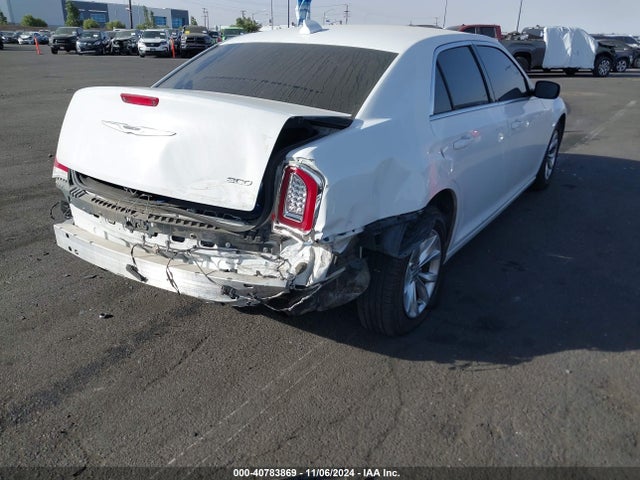 2C3CCAAG8GH206912 Chrysler 300 Limited