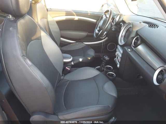 2007 MINI COOPER S WMWMF73577TL88883 Photo 4