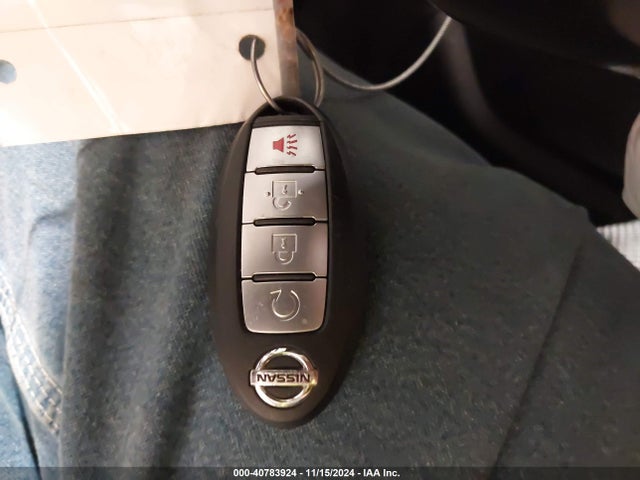 JN1BJ1CR9HW103497 Nissan Rogue Sport Sv