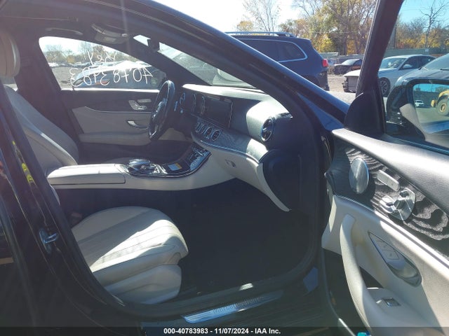 WDDZF4KB7HA153370 Mercedes-Benz E 300 4matic