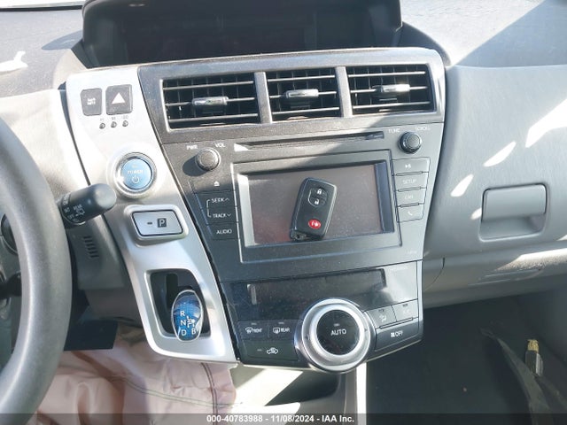 Toyota Prius V Two 2014 JTDZN3EU2EJ003666 Image 11