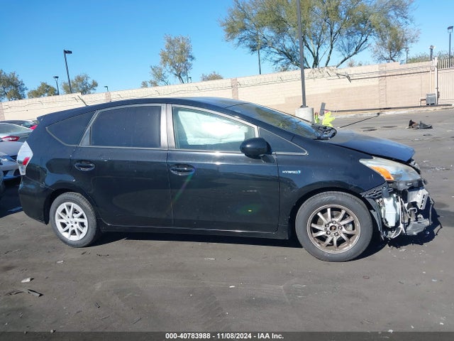 Toyota Prius V Two 2014 JTDZN3EU2EJ003666 Image 14