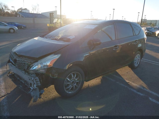 Toyota Prius V Two 2014 JTDZN3EU2EJ003666 Image 2