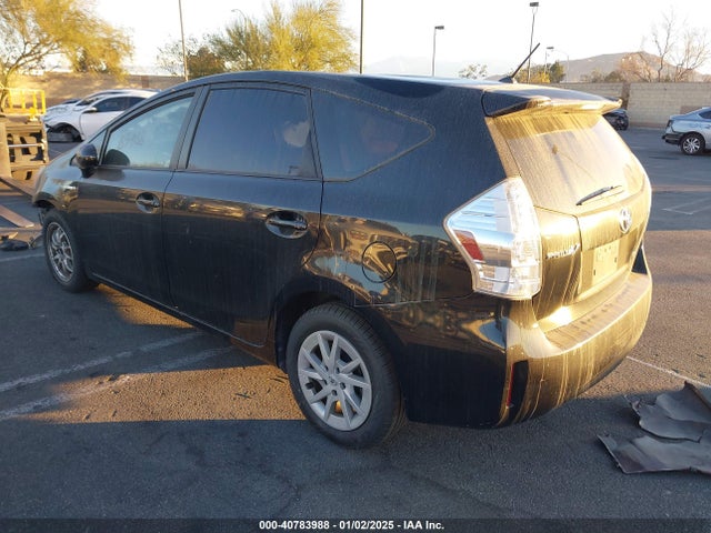 Toyota Prius V Two 2014 JTDZN3EU2EJ003666 Image 3
