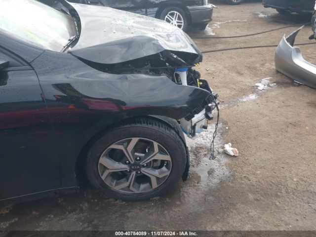 3KPF24AD3ME305678 KIA Forte Lxs