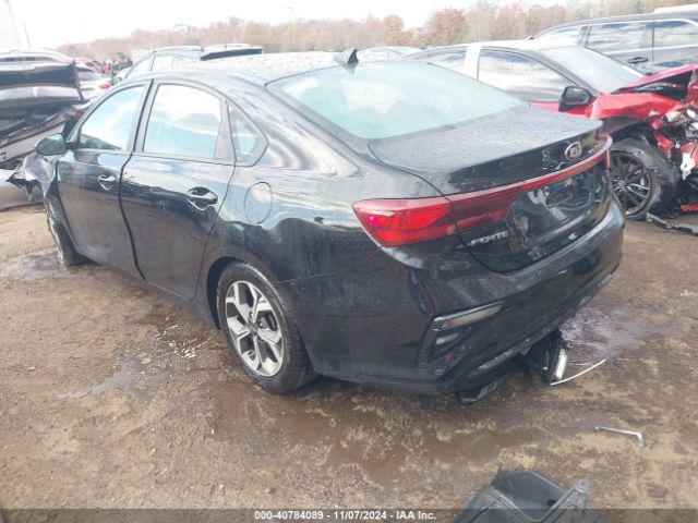 3KPF24AD3ME305678 KIA Forte Lxs