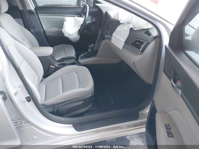 Hyundai Elantra Value Edition 2018 5NPD84LF2JH352891 Image 5