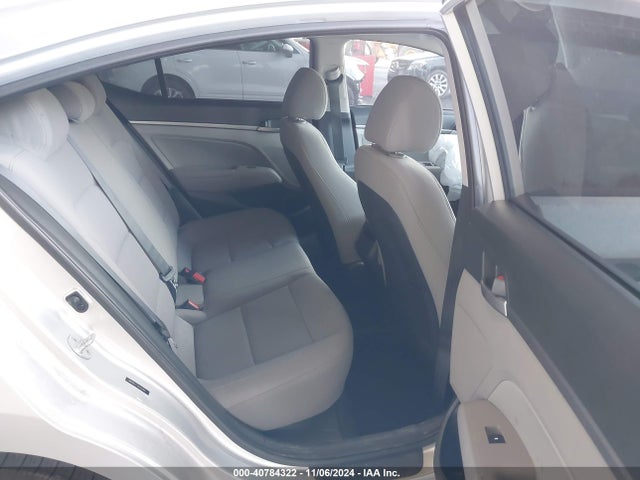 Hyundai Elantra Value Edition 2018 5NPD84LF2JH352891 Image 8