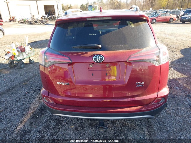Toyota Rav4 Adventure/xle 2018 JTMRFREV1JD255457 Image 16