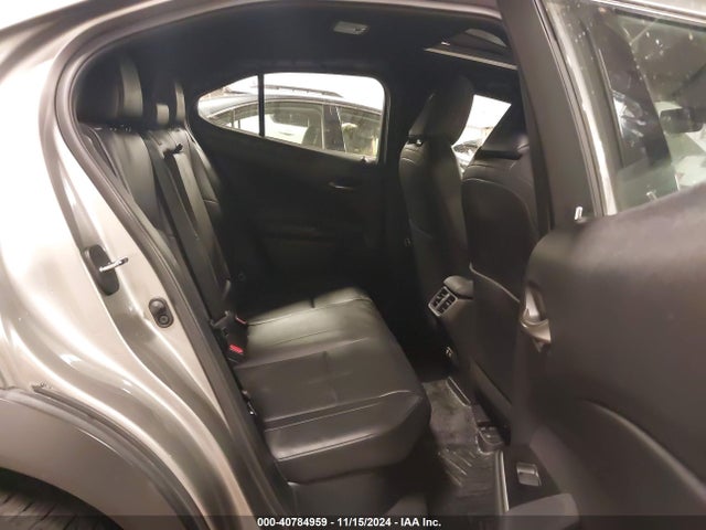 JTHP9JBH8L2024762 Lexus UX 250H