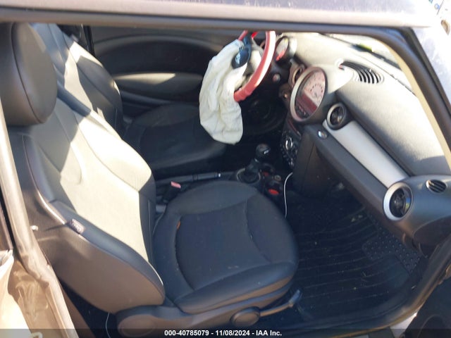2011 MINI COOPER WMWSU3C58BT251675 Photo 4