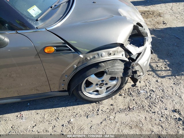 2011 MINI COOPER WMWSU3C58BT251675 Photo 5