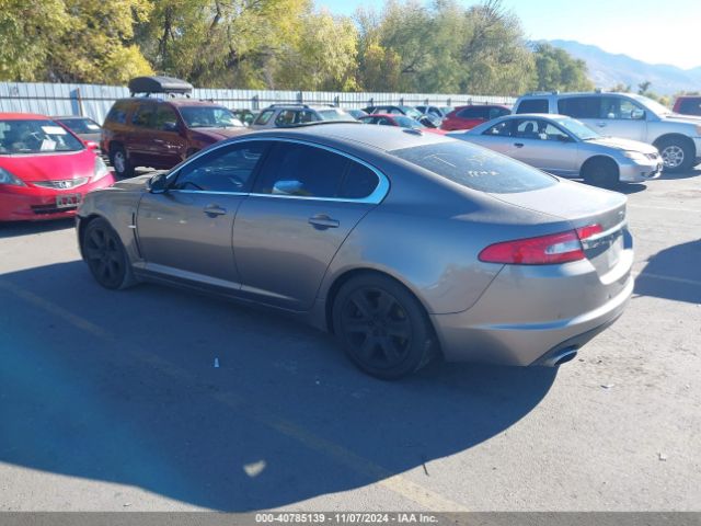 2011 JAGUAR XF SAJWA0FB1BLS02882 Photo 2