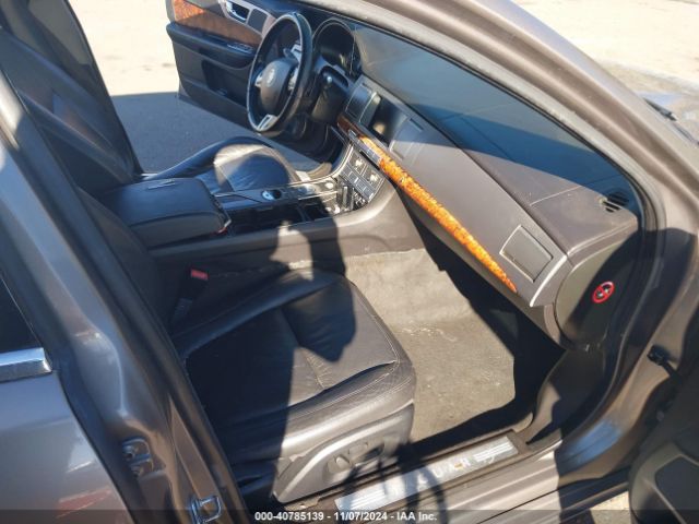 2011 JAGUAR XF SAJWA0FB1BLS02882 Photo 4