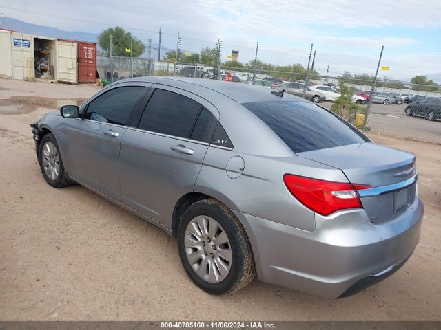 1C3CCBAB2EN213496 Chrysler 200 LX