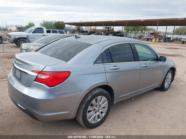 1C3CCBAB2EN213496 Chrysler 200 LX