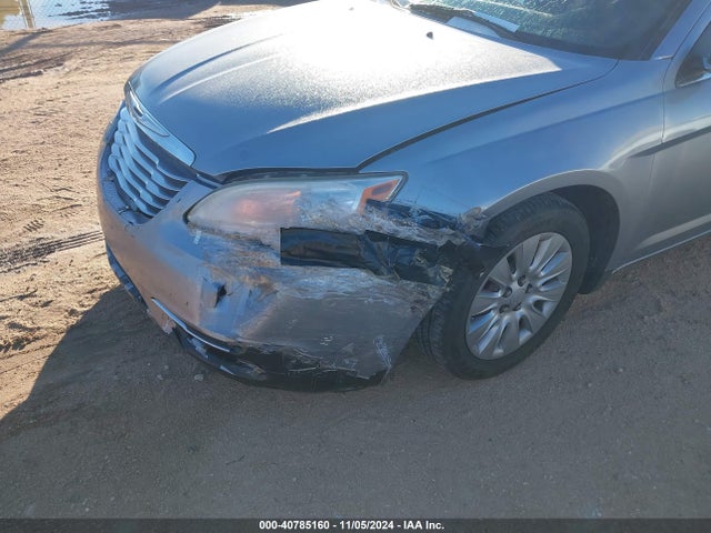 1C3CCBAB2EN213496 Chrysler 200 LX