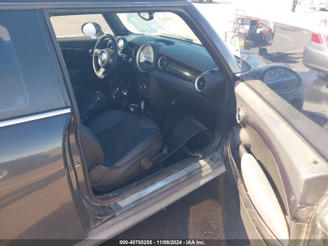 2011 MINI COOPER S WMWSV3C51BTY20539 Photo 4
