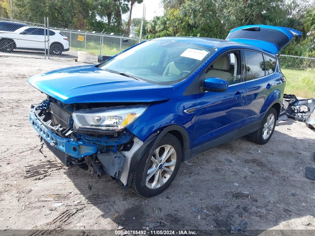 Ford ESCAPE SE 2017 1FMCU0GD2HUC31573 Image 2