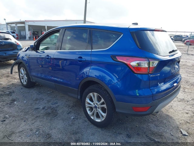 Ford ESCAPE SE 2017 1FMCU0GD2HUC31573 Image 3