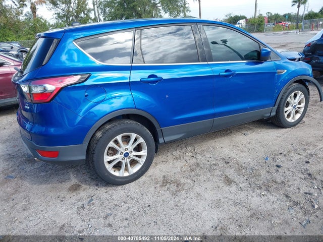Ford ESCAPE SE 2017 1FMCU0GD2HUC31573 Image 4