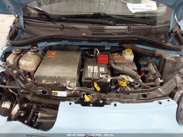 2017 FIAT 500E 3C3CFFGEXHT526171 Photo 9