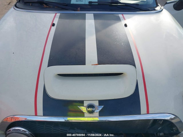 2010 MINI COOPER S WMWMF7C50ATZ72064 Photo 9