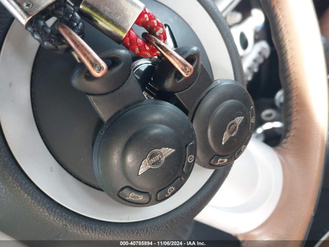 2010 MINI COOPER S WMWMF7C50ATZ72064 Photo 10