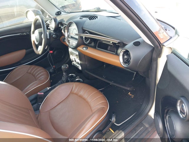 2010 MINI COOPER S WMWMF7C50ATZ72064 Photo 4