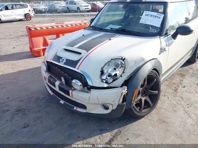 2010 MINI COOPER S WMWMF7C50ATZ72064 Photo 5