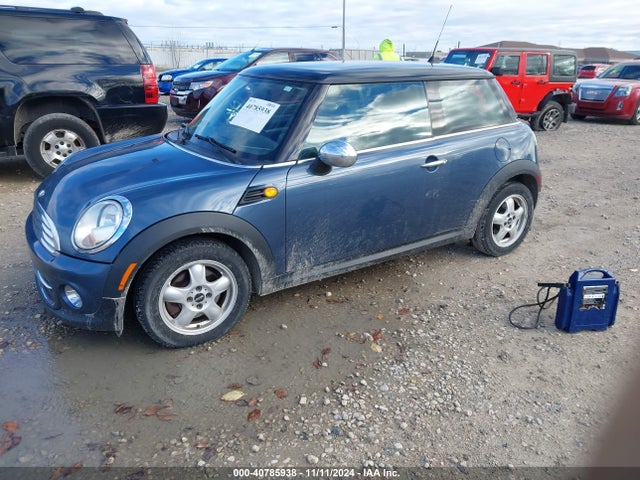 2011 MINI COOPER WMWSU3C55BT183500 Photo 1