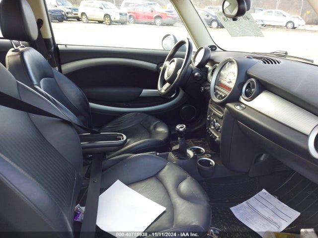 2011 MINI COOPER WMWSU3C55BT183500 Photo 4